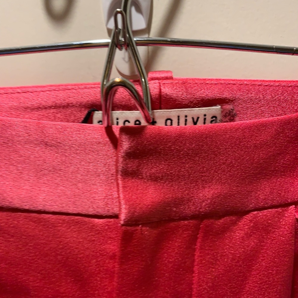 Alice and Olivia short. Brand new and with tags. Size 2